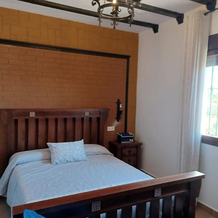 Villa Martinez Alquiler Rural Isabel Alcalá del Valle Buitenkant foto