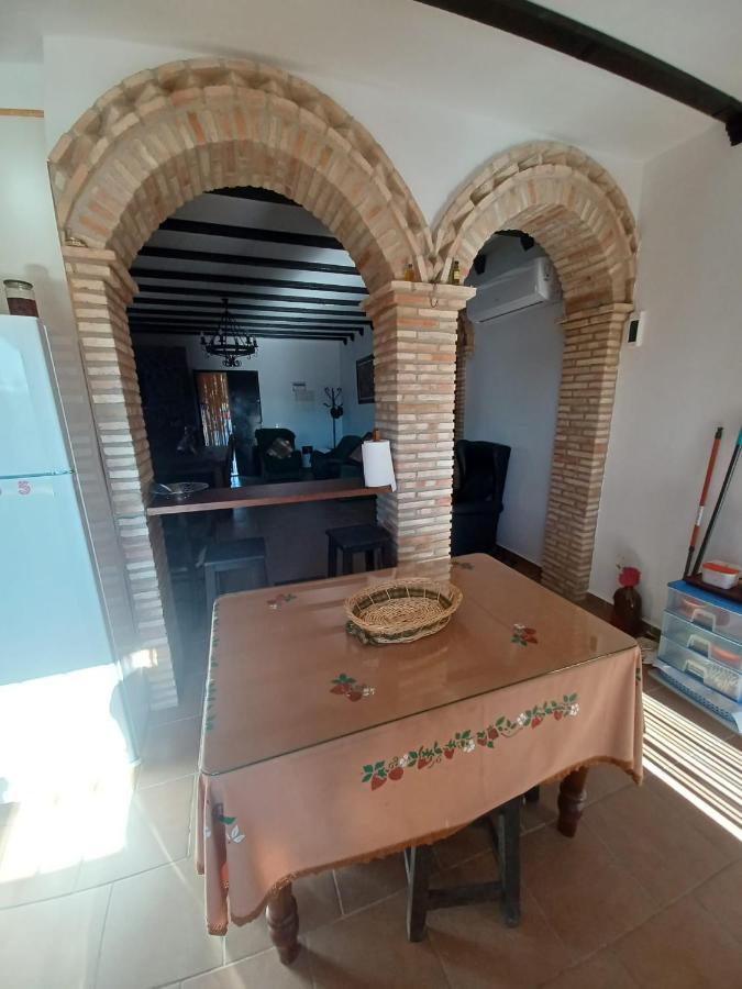 Villa Martinez Alquiler Rural Isabel Alcalá del Valle Buitenkant foto